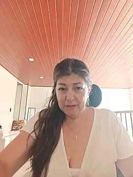 Snapshot of emma_tour chatting on 23, 5, 2026 emma tour online show from 23, 5, 2026