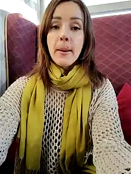 Snapshot of EvaXOAir chatting on 6, 1, 2025 EvaXOAir online show from 6, 1, 2025