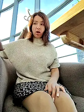 Snapshot of EvaXOAir chatting on 31, 10, 2025 EvaXOAir online show from 31, 10, 2025