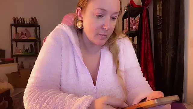 kisicaxx online show from 13, 11, 2025