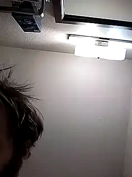 Snapshot of N8daMac chatting on 5, 11, 2025 N8daMac online show from 5, 11, 2025