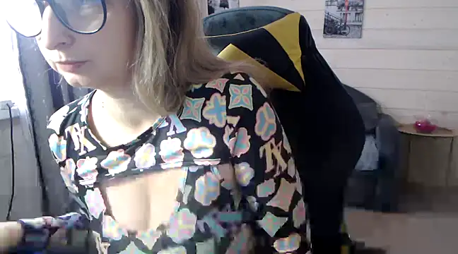 Snapshot of RubiLakros chatting on 7, 2, 2025 RubiLakros online show from 7, 2, 2025