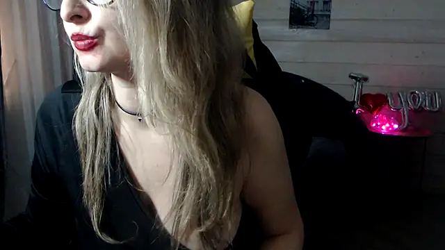 Snapshot of RubiLakros chatting on 25, 2, 2025 RubiLakros online show from 25, 2, 2025