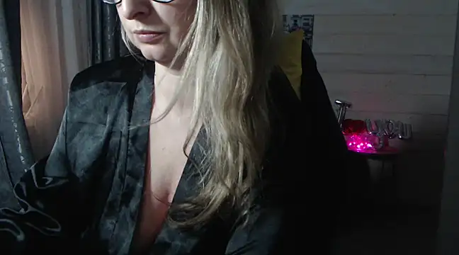 Snapshot of RubiLakros chatting on 28, 2, 2025 RubiLakros online show from 28, 2, 2025