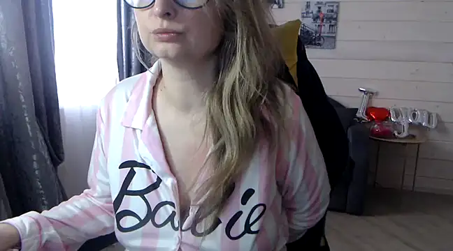 Snapshot of RubiLakros chatting on 2, 3, 2025 RubiLakros online show from 2, 3, 2025