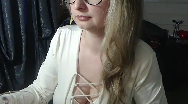 Snapshot of RubiLakros chatting on 10, 3, 2025 RubiLakros online show from 10, 3, 2025