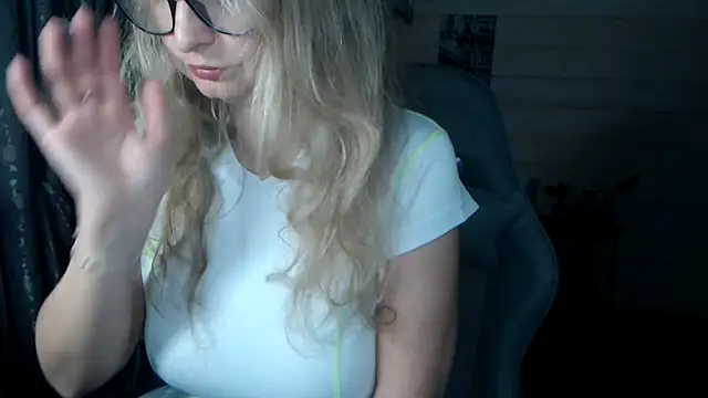 Snapshot of RubiLakros chatting on 26, 11, 2025 RubiLakros online show from 26, 11, 2025