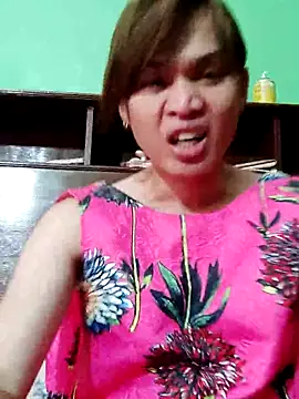 QueenSoreal online show from 4, 10, 2025