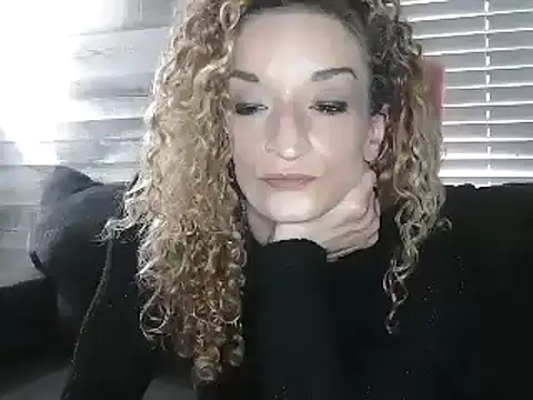 Snapshot of AshleyRain chatting on 21, 5, 2026 AshleyRain online show from 21, 5, 2026