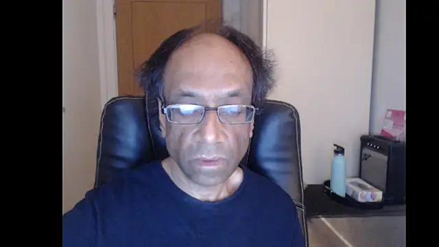 Snapshot of rauncher1 chatting on 5, 5, 2026 rauncher1 online show from 5, 5, 2026