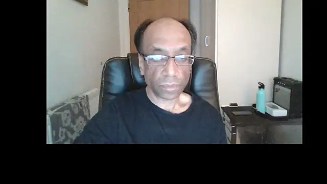 Snapshot of rauncher1 chatting on 27, 5, 2026 rauncher1 online show from 27, 5, 2026