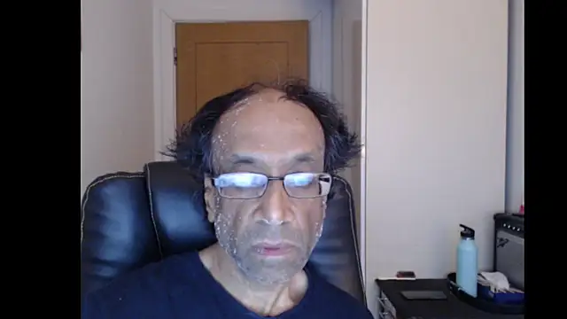 Snapshot of rauncher1 chatting on 17, 6, 2026 rauncher1 online show from 17, 6, 2026