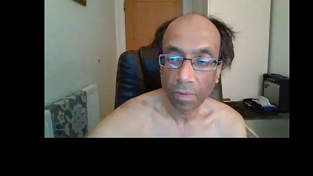 Snapshot of rauncher1 chatting on 9, 7, 2026 rauncher1 online show from 9, 7, 2026