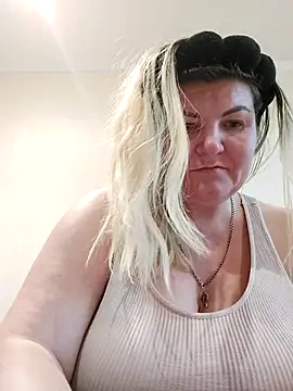 Snapshot of VeronikaBless chatting on 23, 9, 2025 VeronikaBless online show from 23, 9, 2025