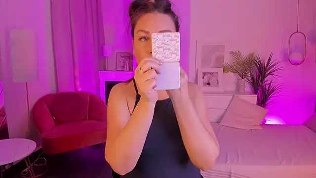 MilenaMellow online show from 2, 12, 2025