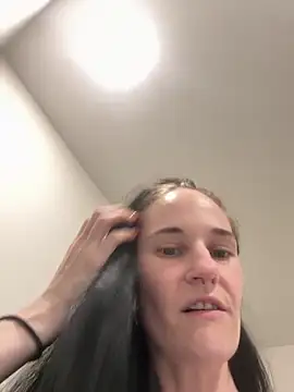 Snapshot of lolabunny9 chatting on 23, 10, 2025 lolabunny9 online show from 23, 10, 2025