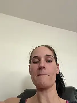 Snapshot of lolabunny9 chatting on 25, 10, 2025 lolabunny9 online show from 25, 10, 2025