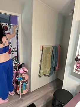 Snapshot of lolabunny9 chatting on 14, 12, 2025 lolabunny9 online show from 14, 12, 2025