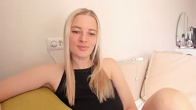 Snapshot of HILT_ON chatting on 14, 9, 2025 HILT ON online show from 14, 9, 2025