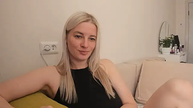 Snapshot of HILT_ON chatting on 23, 9, 2025 HILT ON online show from 23, 9, 2025