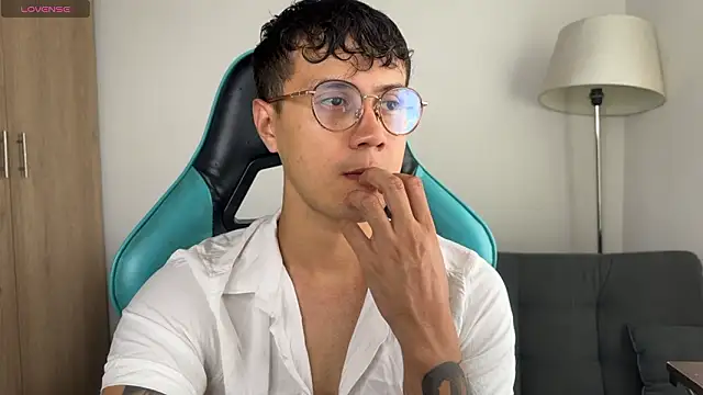 LeaneSeb online show from 9, 3, 2026