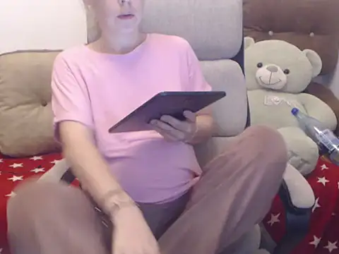 Snapshot of Aliss_Hottie chatting on 9, 10, 2025 Aliss Hottie online show from 9, 10, 2025