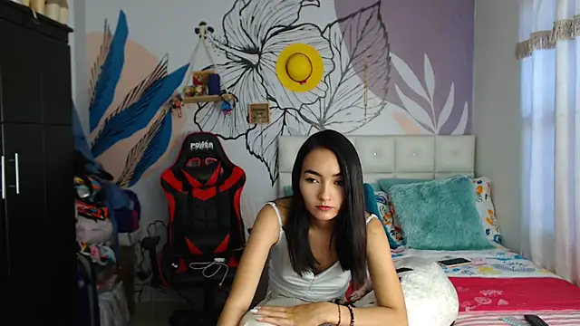 Snapshot of LinzyBaner chatting on 5, 12, 2024 LinzyBaner online show from 5, 12, 2024