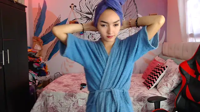 Snapshot of LinzyBaner chatting on 14, 1, 2025 LinzyBaner online show from 14, 1, 2025