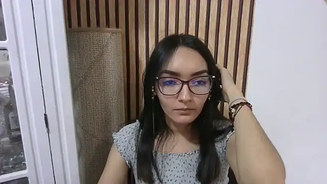 Snapshot of LinzyBaner chatting on 13, 2, 2025 LinzyBaner online show from 13, 2, 2025