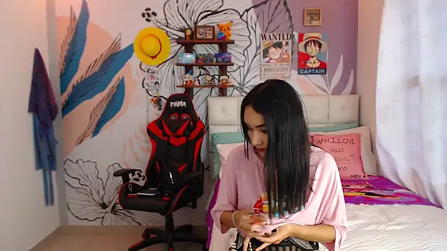 Snapshot of LinzyBaner chatting on 28, 2, 2025 LinzyBaner online show from 28, 2, 2025