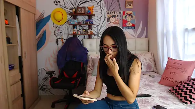 Snapshot of LinzyBaner chatting on 7, 3, 2025 LinzyBaner online show from 7, 3, 2025