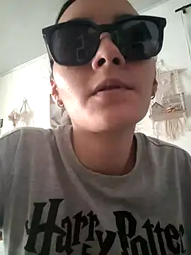 Snapshot of LinzyBaner chatting on 11, 9, 2025 LinzyBaner online show from 11, 9, 2025