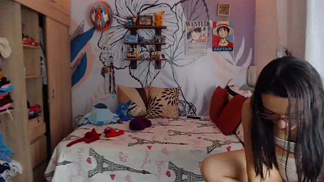 Snapshot of LinzyBaner chatting on 9, 10, 2025 LinzyBaner online show from 9, 10, 2025