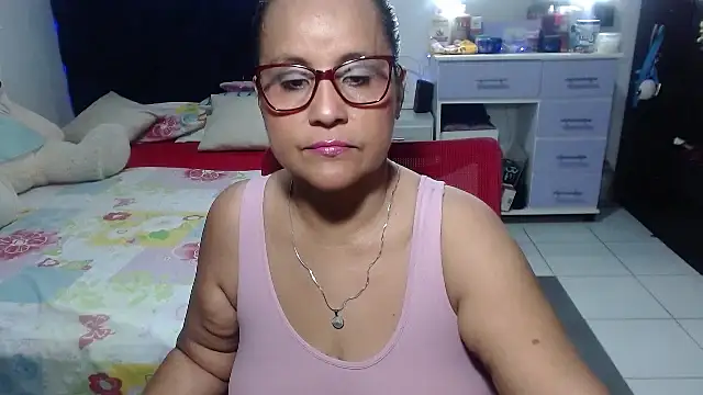 Snapshot of pervert_mommy_ chatting on 21, 4, 2026 pervert mommy online show from 21, 4, 2026