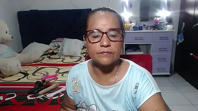 Snapshot of pervert_mommy_ chatting on 28, 4, 2026 pervert mommy online show from 28, 4, 2026