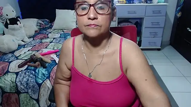 Snapshot of pervert_mommy_ chatting on 6, 5, 2026 pervert mommy online show from 6, 5, 2026