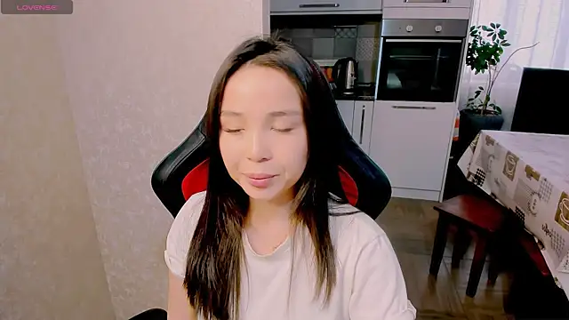 AyaMoon online show from 10, 11, 2025