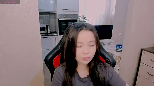 AyaMoon online show from 4, 12, 2025