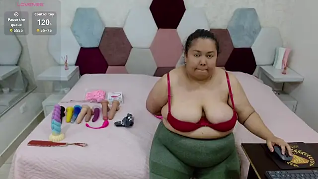 Snapshot of angel_blue chatting on 14, 6, 2026 angel blue online show from 14, 6, 2026