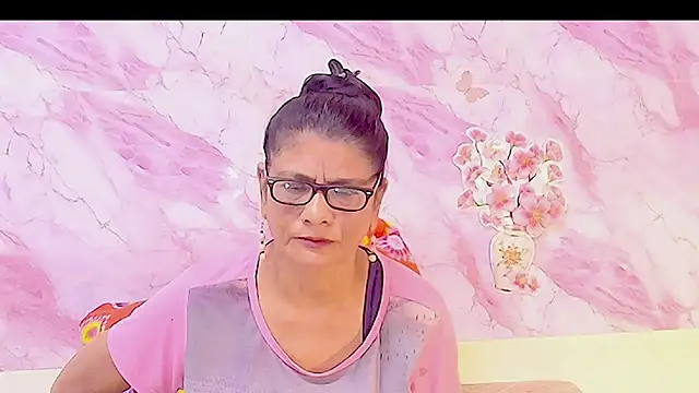 Snapshot of IndianAllure chatting on 2, 2, 2026 IndianAllure online show from 2, 2, 2026