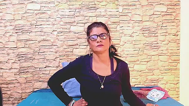 Snapshot of IndianAllure chatting on 1, 7, 2026 IndianAllure online show from 1, 7, 2026