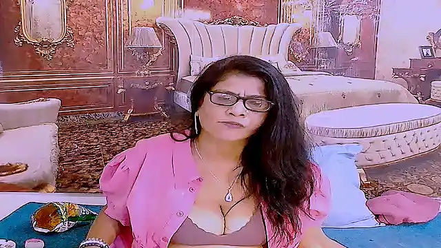 Snapshot of IndianAllure chatting on 6, 7, 2026 IndianAllure online show from 6, 7, 2026