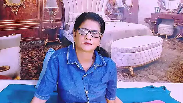 Snapshot of IndianAllure chatting on 10, 7, 2026 IndianAllure online show from 10, 7, 2026
