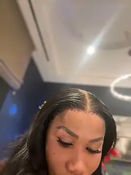 Snapshot of Belle___ chatting on 7, 12, 2024 Belle online show from 7, 12, 2024