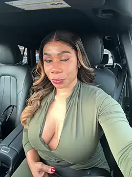 Snapshot of Belle___ chatting on 20, 12, 2024 Belle online show from 20, 12, 2024