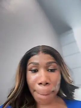 Snapshot of Belle___ chatting on 1, 2, 2025 Belle online show from 1, 2, 2025