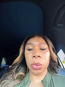 Snapshot of Belle___ chatting on 2, 2, 2025 Belle online show from 2, 2, 2025