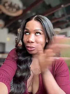 Snapshot of Belle___ chatting on 7, 3, 2025 Belle online show from 7, 3, 2025