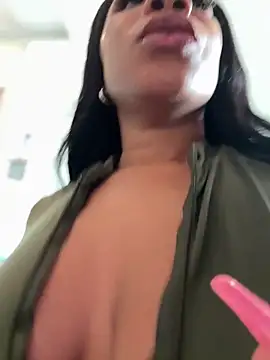 Snapshot of Belle___ chatting on 14, 9, 2025 Belle online show from 14, 9, 2025