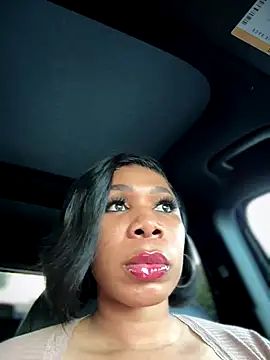 Snapshot of Belle___ chatting on 14, 11, 2025 Belle online show from 14, 11, 2025